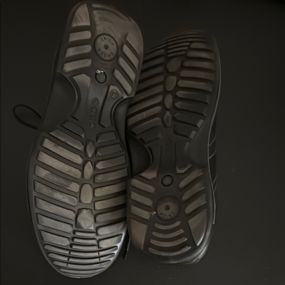 Ecco Black Leather Casual Shoes - Picture 7 of 8